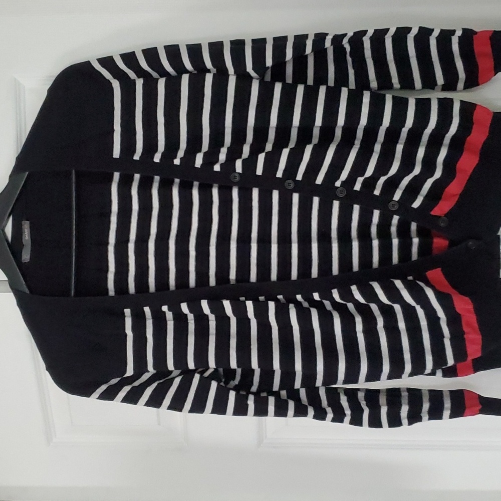 Sweaters - Picture 3 of 5